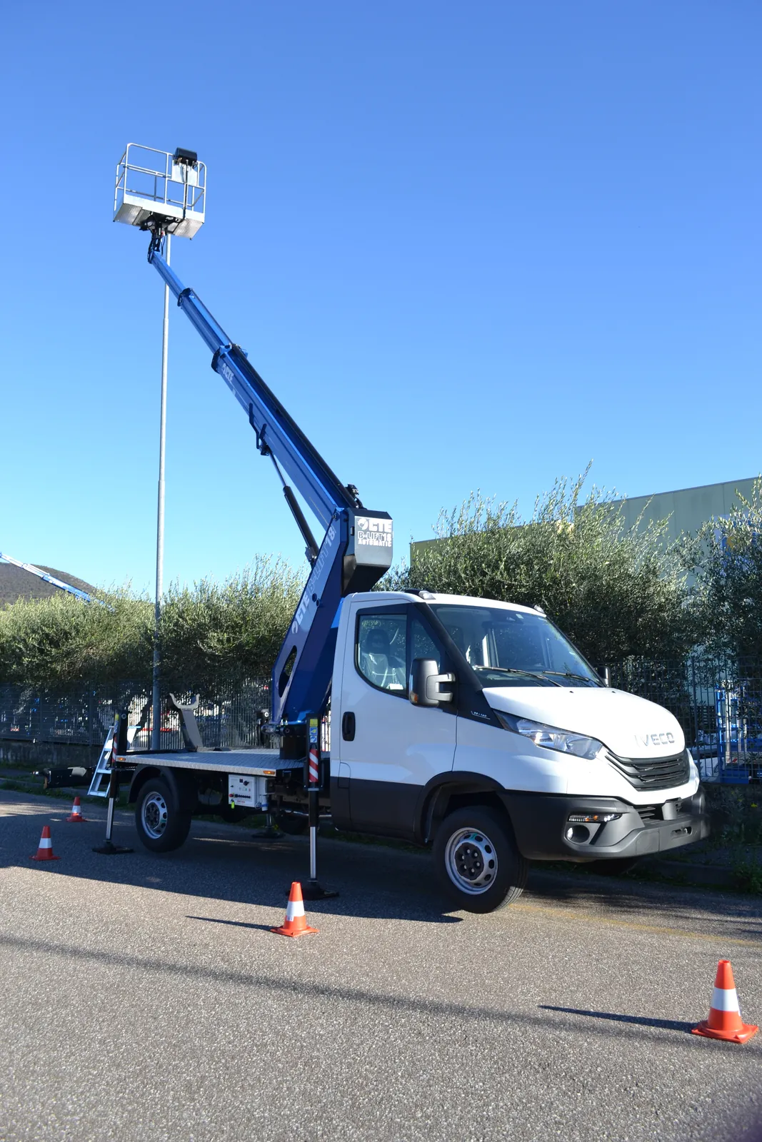 Nacelle télescopique B-LIFT 18