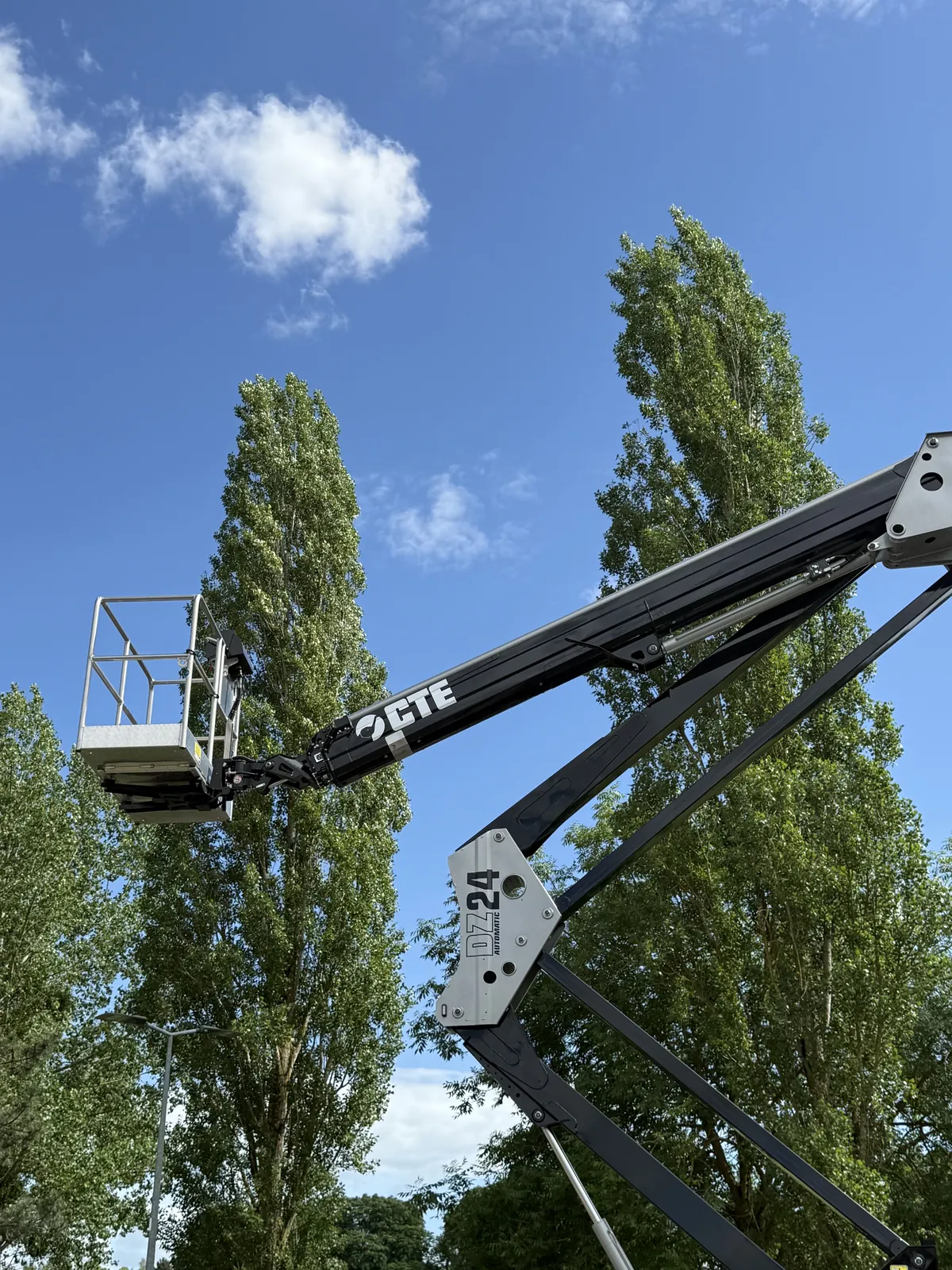 Nacelle articulée DZ 24, vue 4